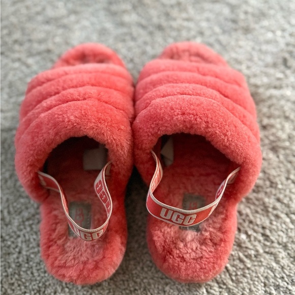 UGG Fluffy Pink Slippers - Picture 4 of 7